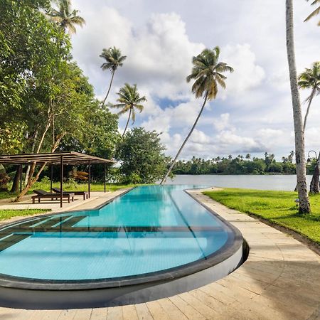 Cranganor History Cafe & Riverside Chateau North Paravur Exterior photo