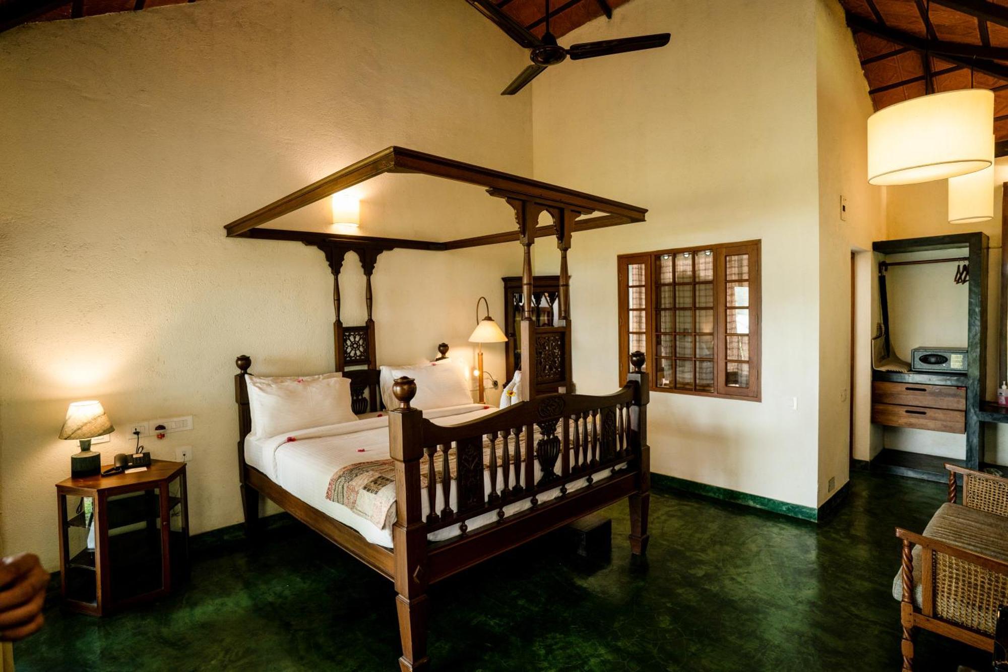 Cranganor History Cafe & Riverside Chateau North Paravur Exterior photo