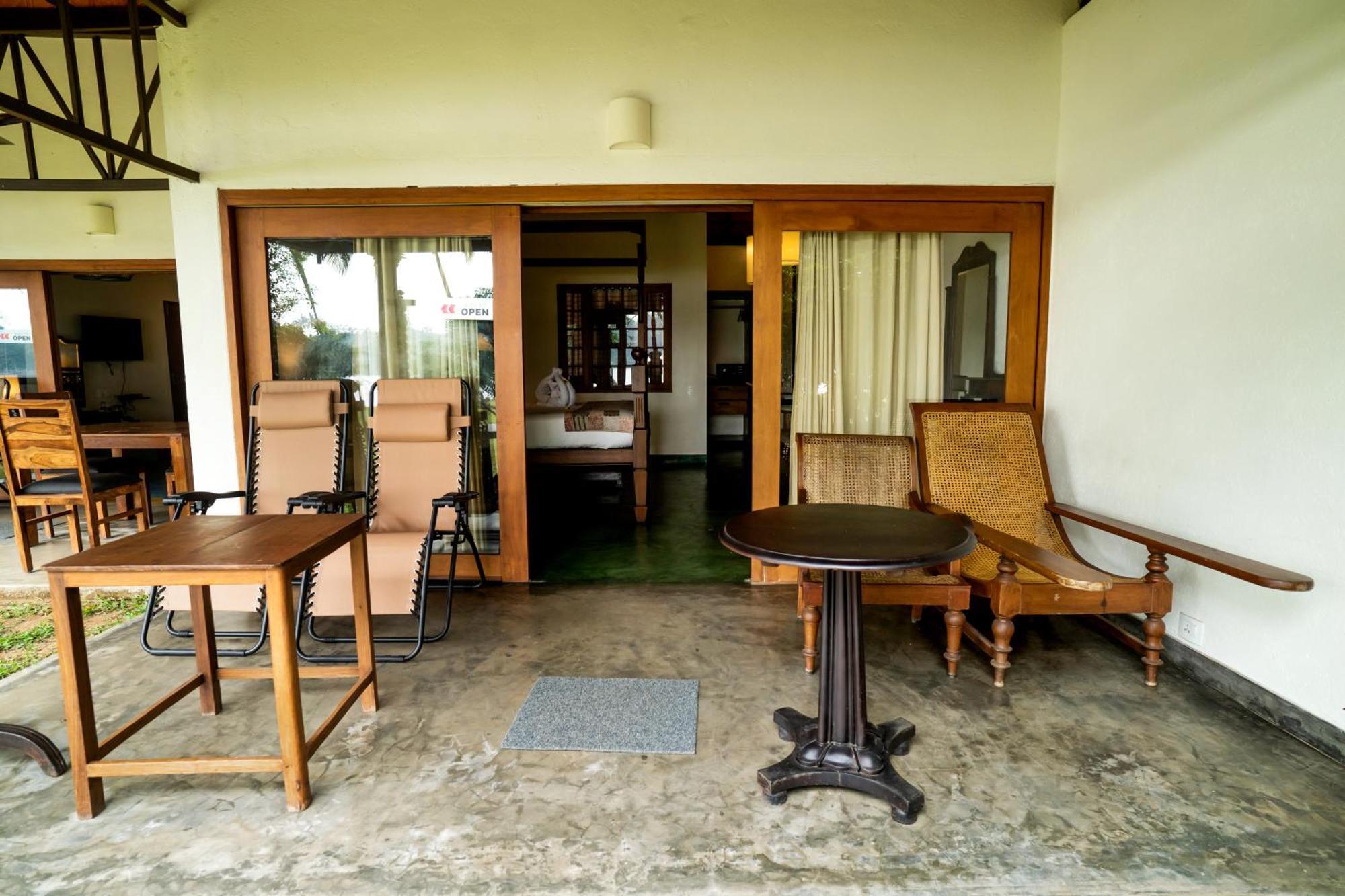 Cranganor History Cafe & Riverside Chateau North Paravur Exterior photo