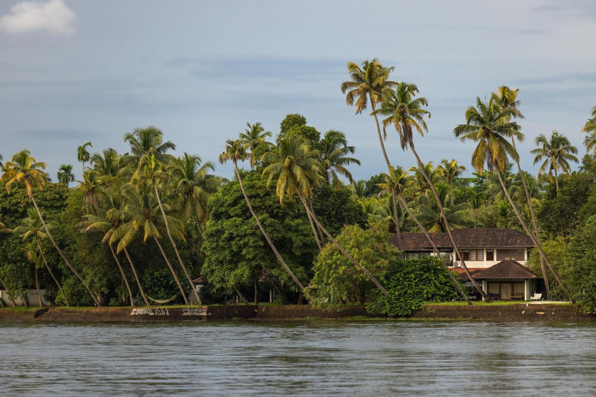Cranganor History Cafe & Riverside Chateau North Paravur Exterior photo