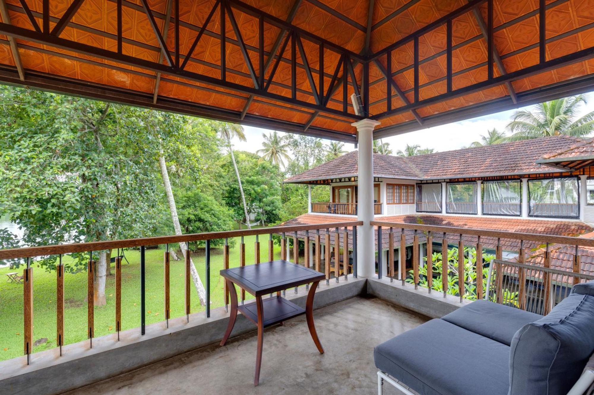 Cranganor History Cafe & Riverside Chateau North Paravur Exterior photo