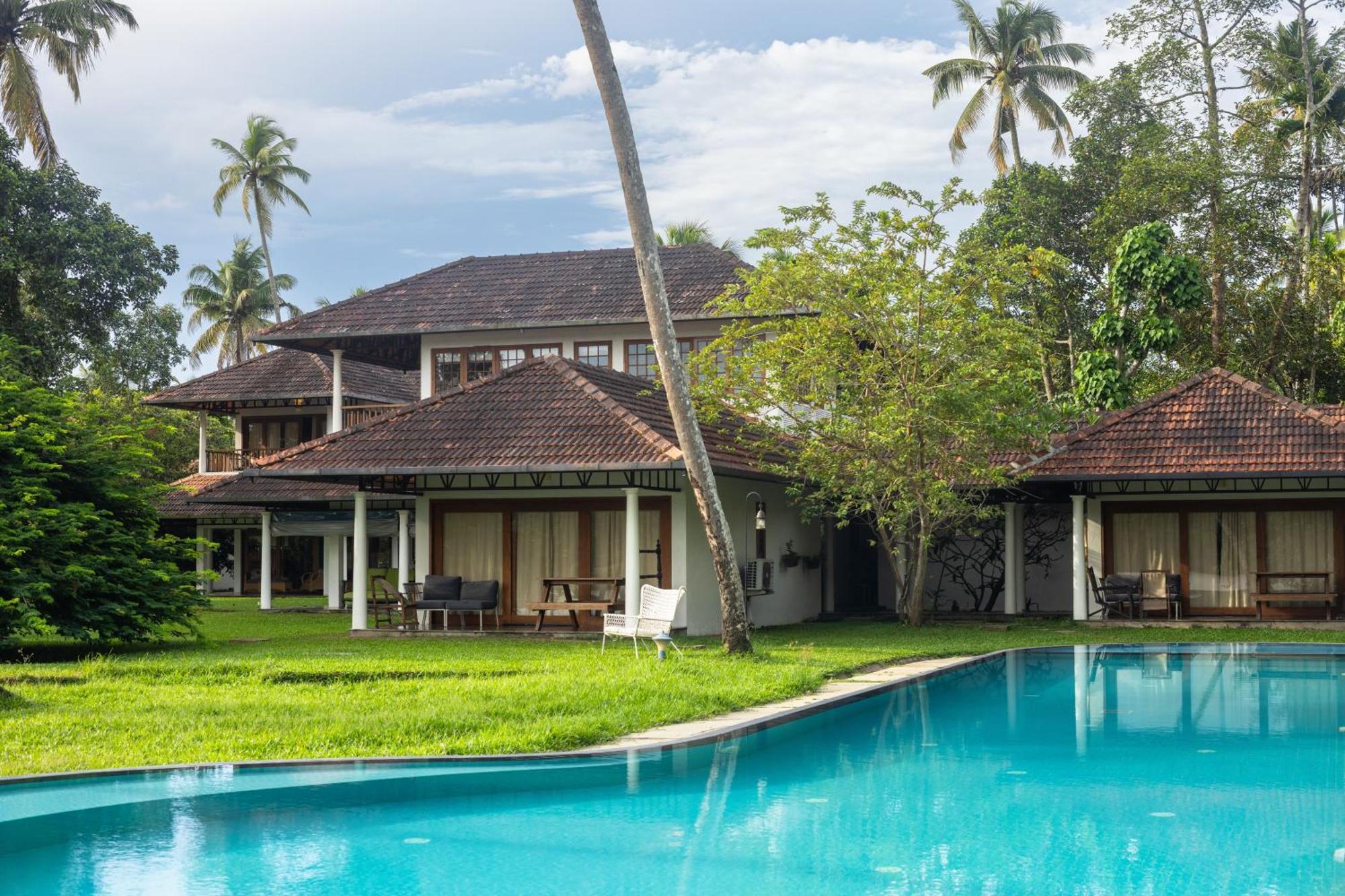 Cranganor History Cafe & Riverside Chateau North Paravur Exterior photo