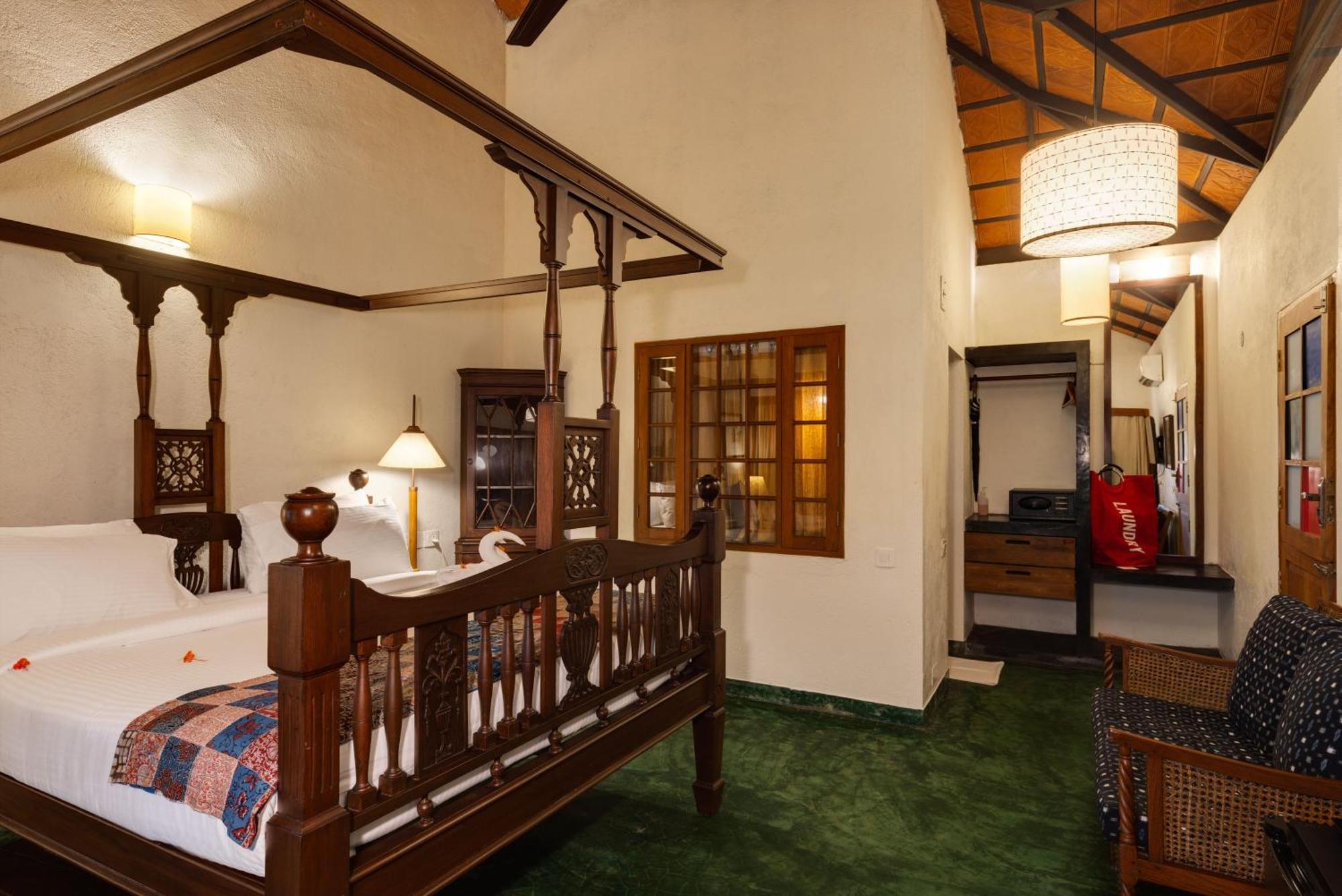 Cranganor History Cafe & Riverside Chateau North Paravur Exterior photo